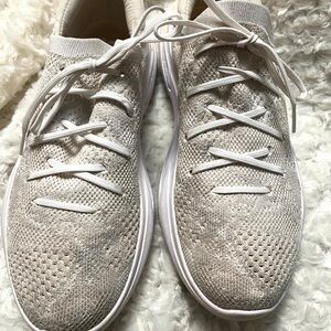 Sorel Sz 9, cream Knit Sneakers